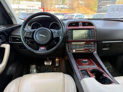 2017 Jaguar F-PACE 35t Prestige