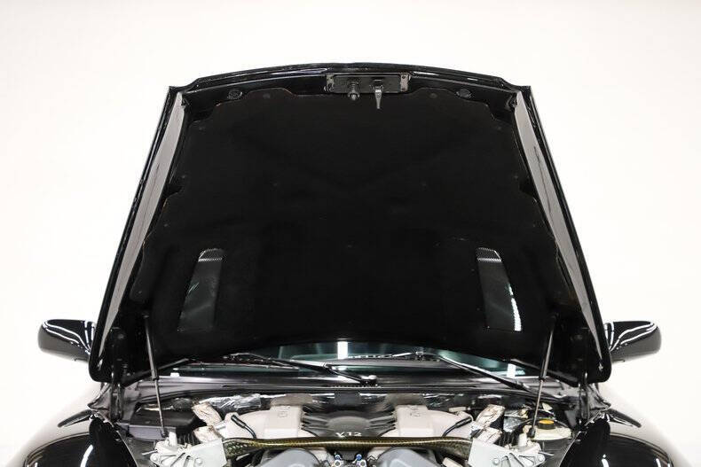 2003 Aston Martin V12 Vanquish