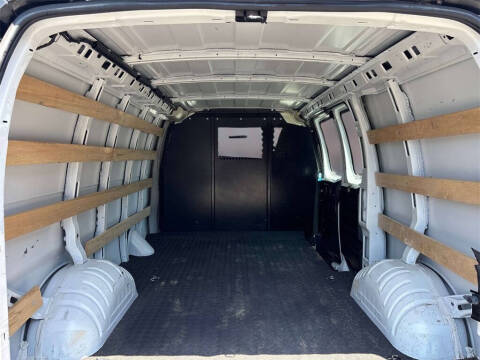 2024 Chevrolet Express 2500