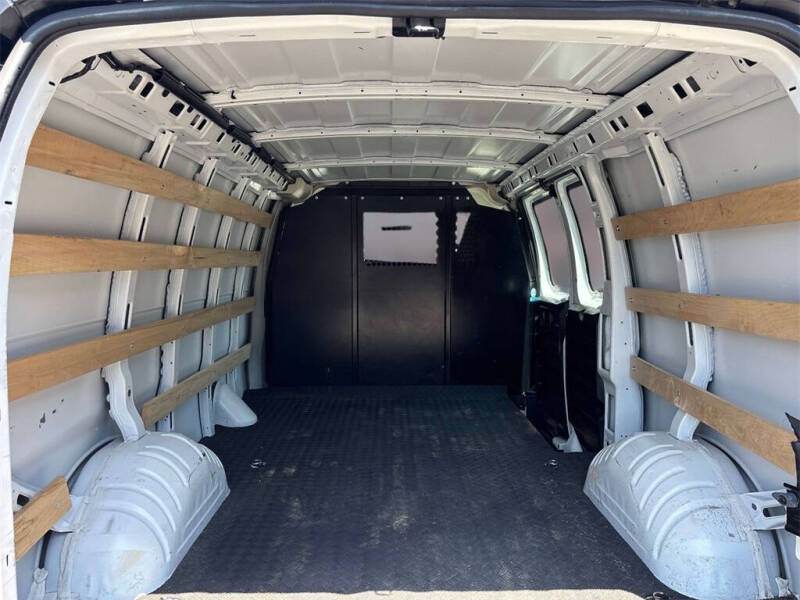 2024 Chevrolet Express 2500