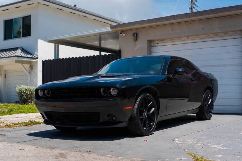 2020 Dodge Challenger SXT's photo