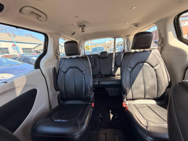 2019 Chrysler Pacifica Touring L