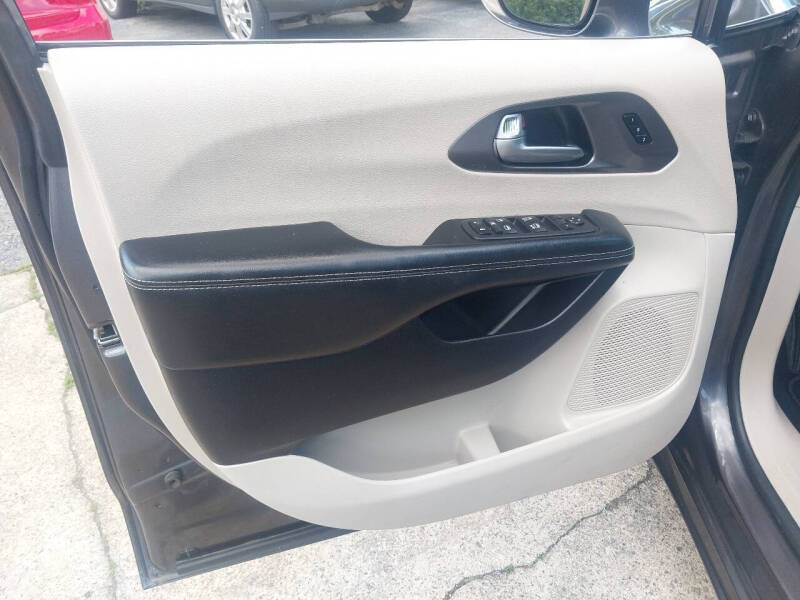 2022 Chrysler Pacifica Touring L