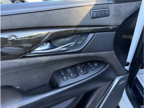 2019 Cadillac Escalade Platinum