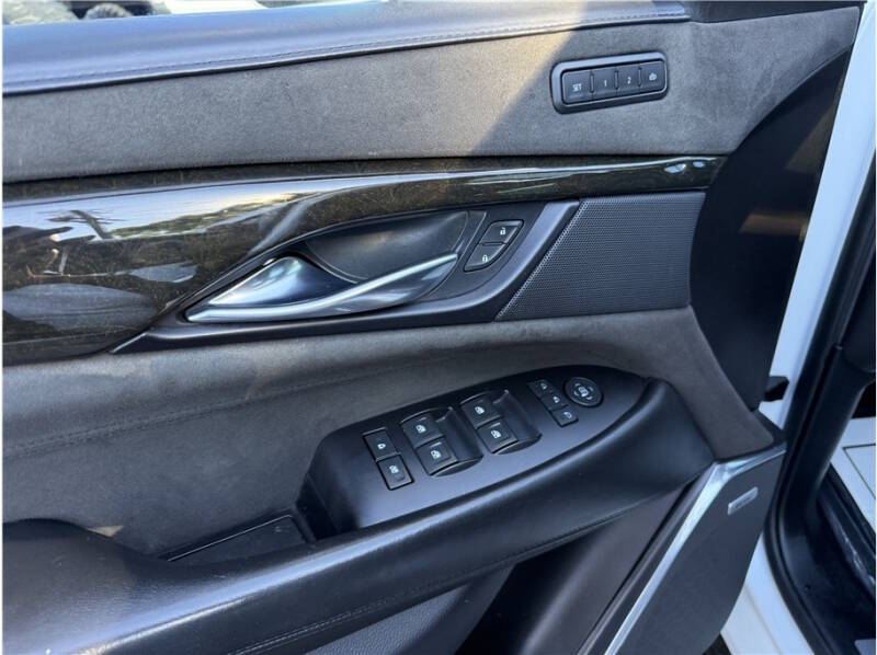 2019 Cadillac Escalade Platinum