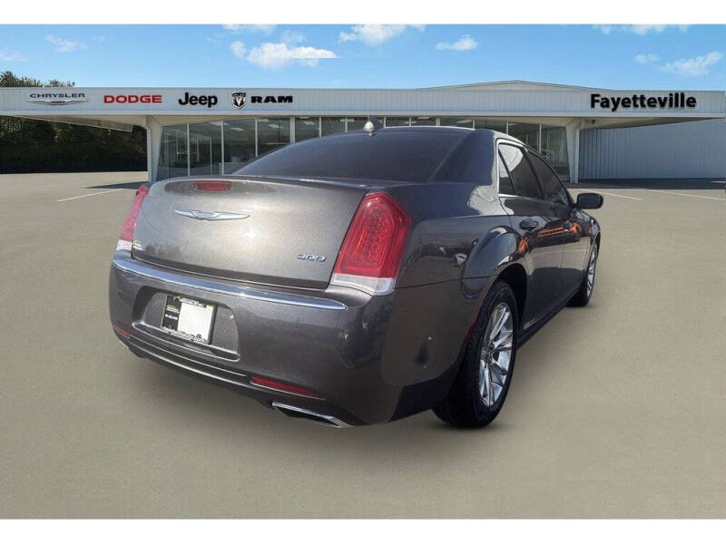 2018 Chrysler 300 Touring L