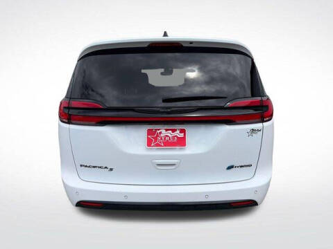 2024 Chrysler Pacifica Plug-In Hybrid Select