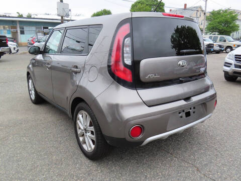 2017 Kia Soul +