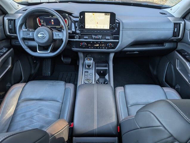 2024 Nissan Pathfinder Platinum