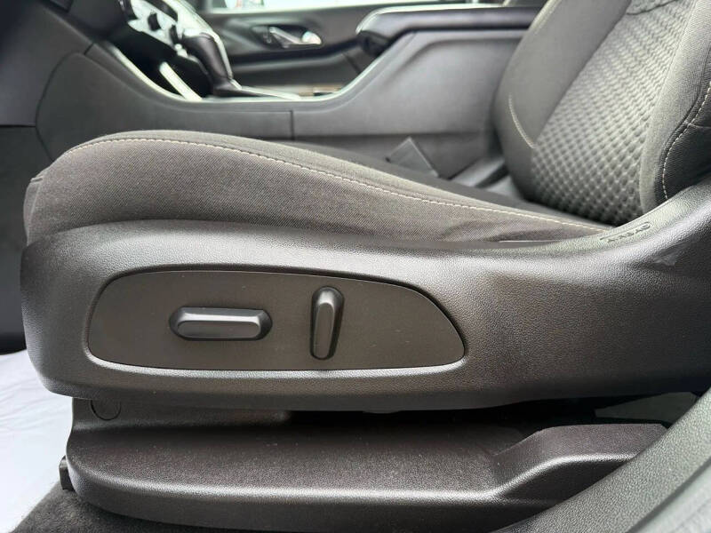 2017 GMC Acadia SLE-2