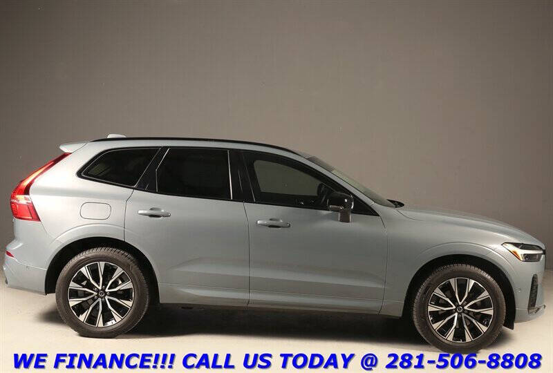 2023 Volvo XC60 B5 Plus Dark Theme