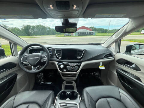2024 Chrysler Pacifica Plug-In Hybrid Select
