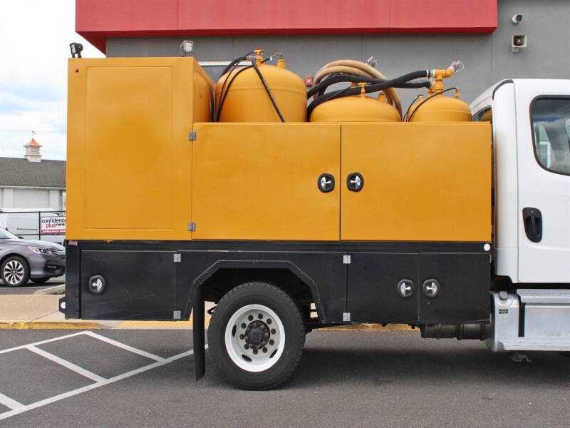 2020 Freightliner M2 106