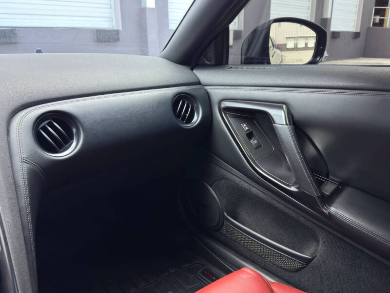 2013 Nissan GT-R Premium