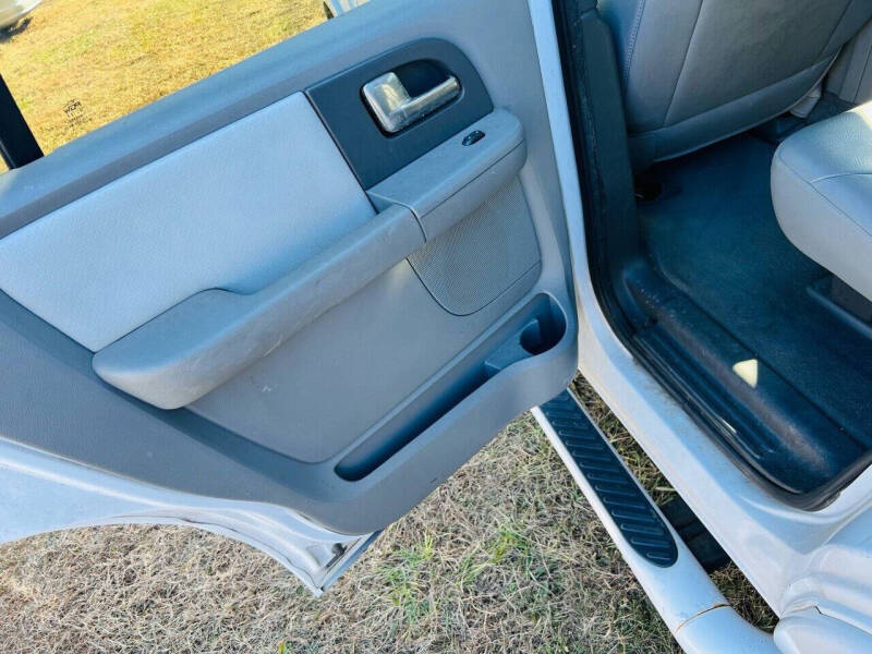 2004 Ford Expedition XLT