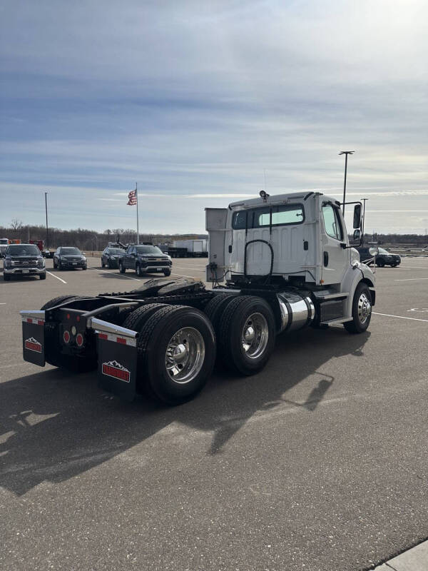 2019 Freightliner M2 112