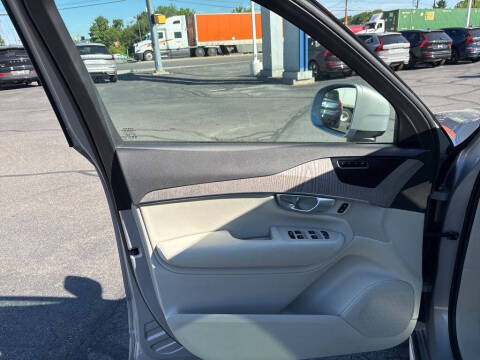 2024 Volvo XC90 B5 Plus Bright Theme