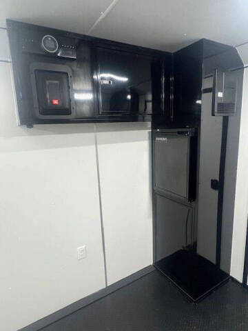 2025 Formula 8.5X28 BATHROOM