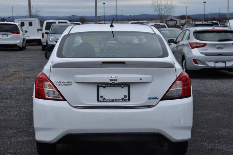 2016 Nissan Versa 1.6 S Plus