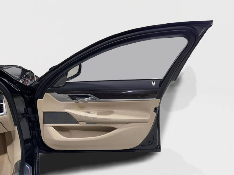 2018 BMW 7 Series 740i