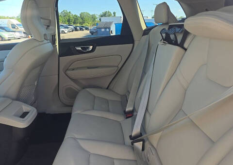 2024 Volvo XC60 B5 Plus Dark Theme