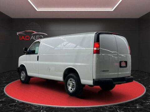 2022 Chevrolet Express 2500