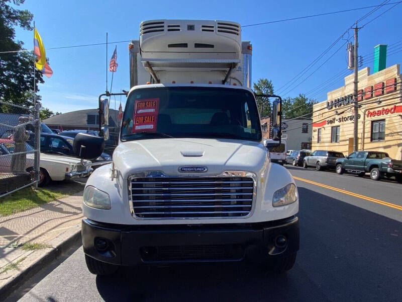 2005 Freightliner M2 106