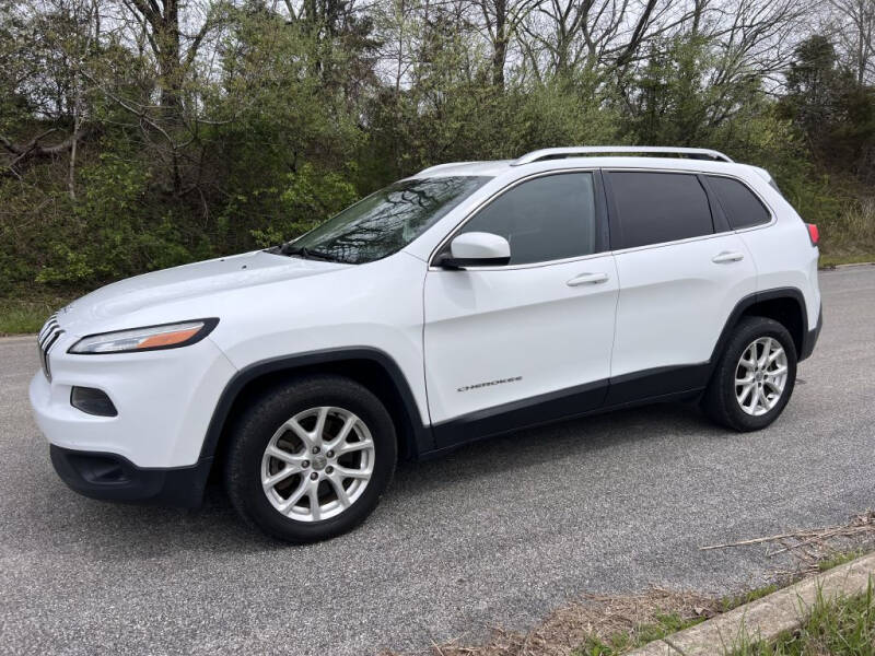 2016 Jeep Cherokee for sale at Drivers Choice Auto in New Salisbury IN