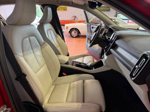 2023 Volvo XC40 B5 Plus Bright Theme