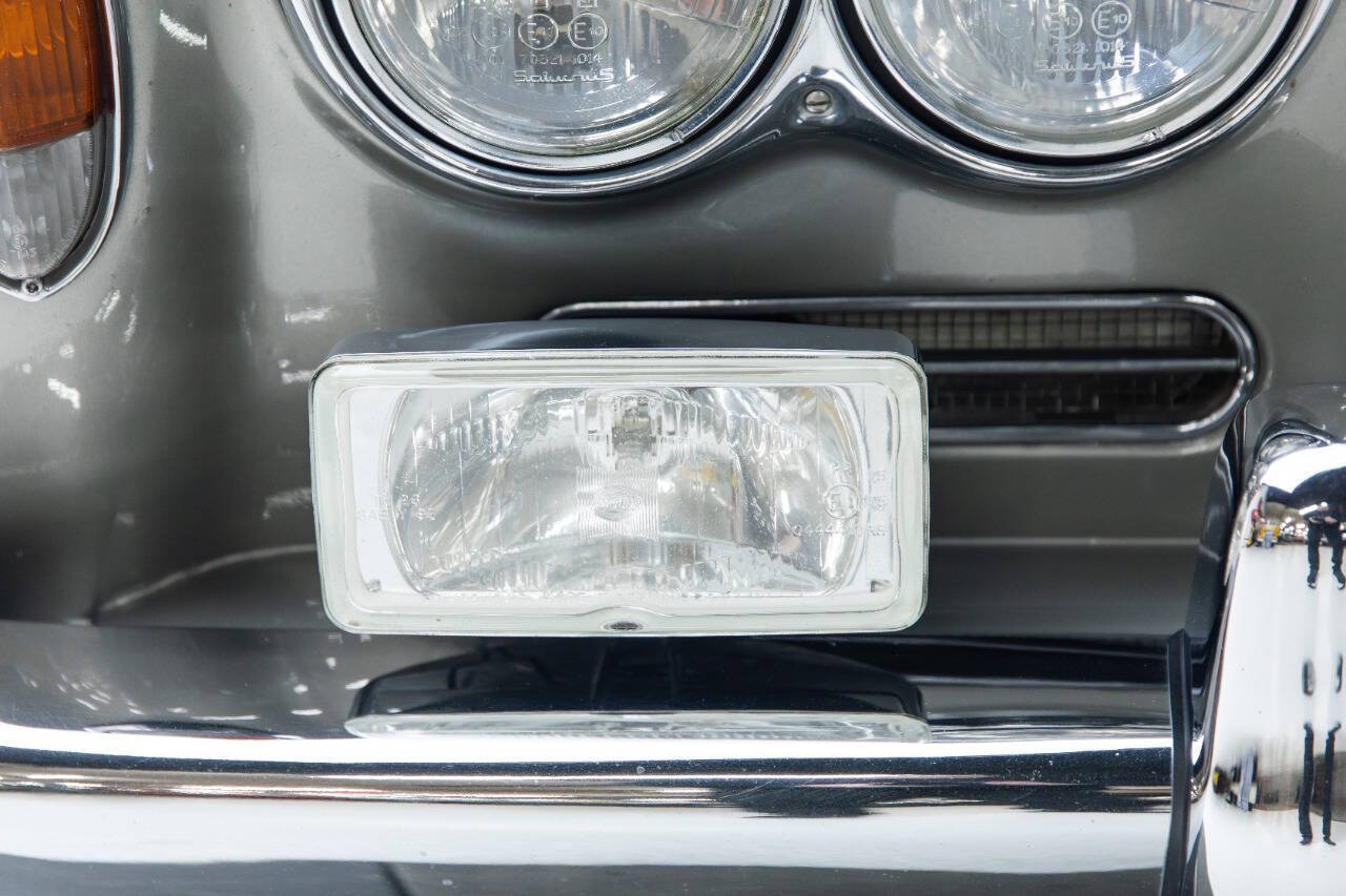 1967 Bentley T1 Saloon 24