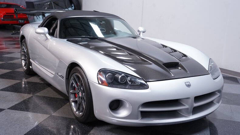 2005 Dodge Viper SRT-10