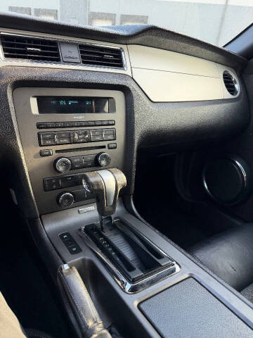 2010 Ford Mustang V6 Premium