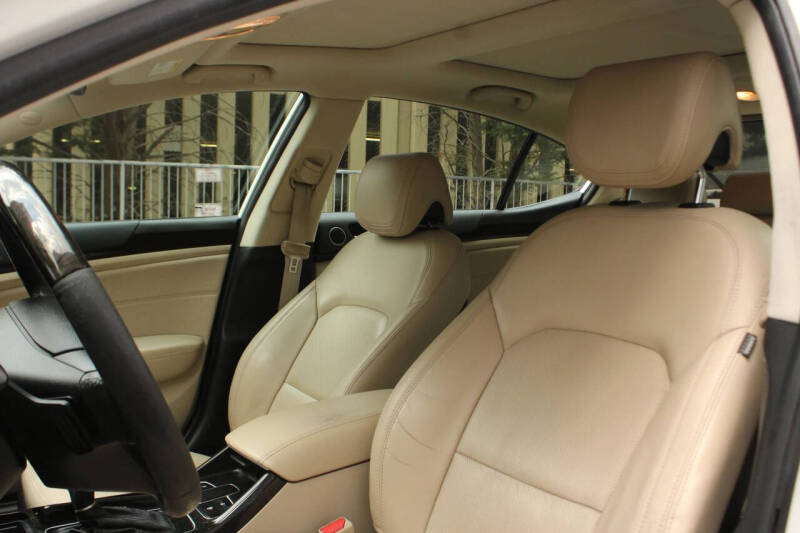 2014 Kia Cadenza Premium