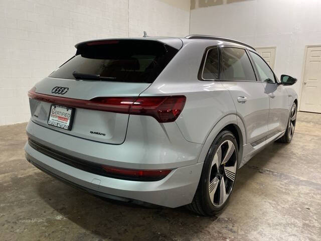 2023 Audi e-tron quattro Premium Plus