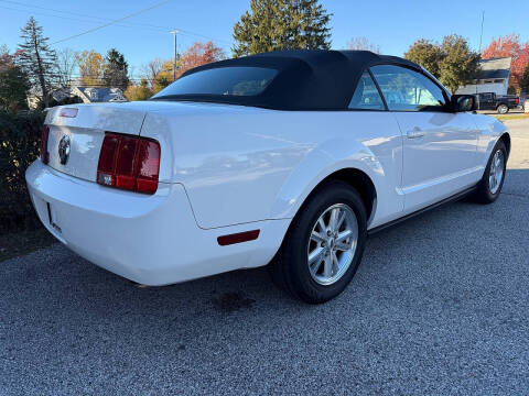 2006 Ford Mustang V6 Deluxe