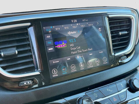 2018 Chrysler Pacifica Touring L Plus