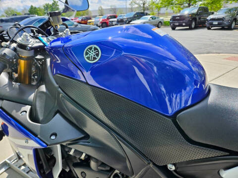 2011 Yamaha YZF-R1