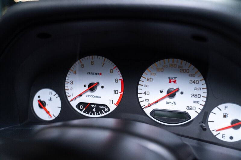 2000 Nissan GT-R