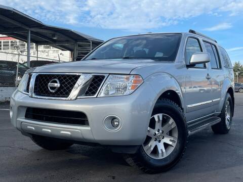 2011 Nissan Pathfinder for sale at MAGIC AUTO SALES in Little Ferry NJ