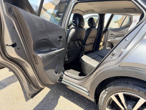 2020 Nissan Kicks SR