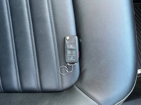 2017 Volkswagen Passat 1.8T SEL Premium