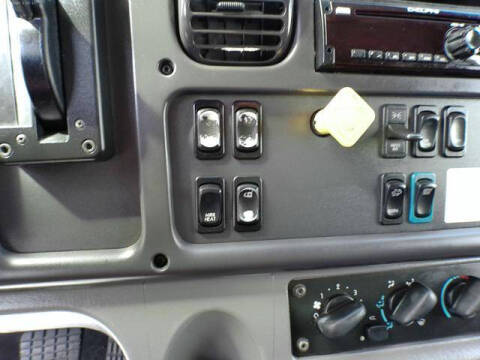 2015 Freightliner M2 106