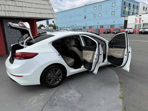 2018 Hyundai Elantra