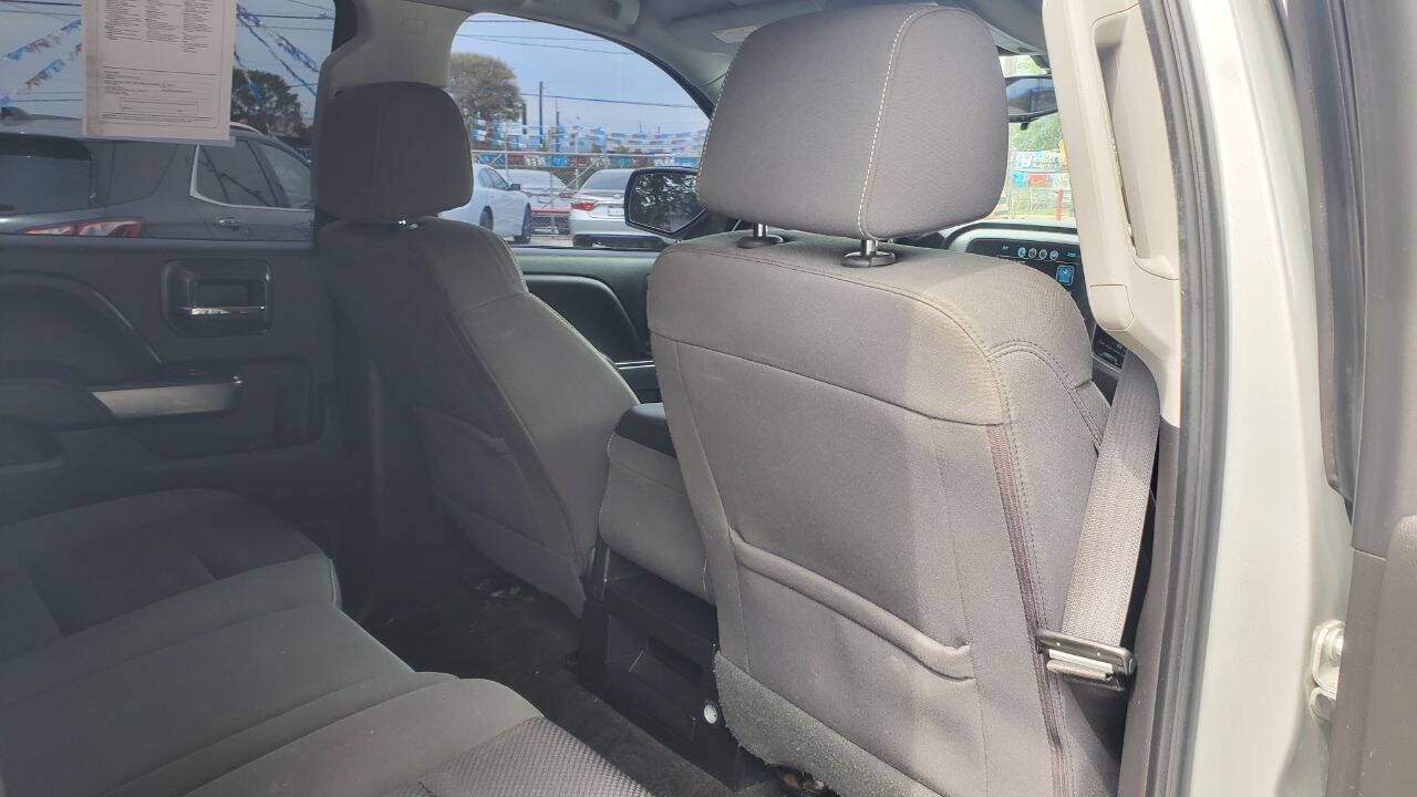 Used Car 2018 Chevrolet Silverado 1500  Lt 4x2 4dr Crew Cab 6.5 Ft. Sb For Sale Under $30,000 In San Antonio, Texas