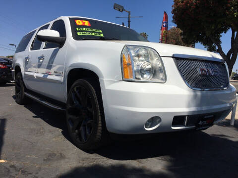 2007 GMC Yukon XL for sale at Auto Max of Ventura in Ventura CA