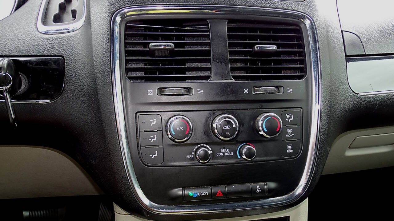 2017 Dodge Grand Caravan 28