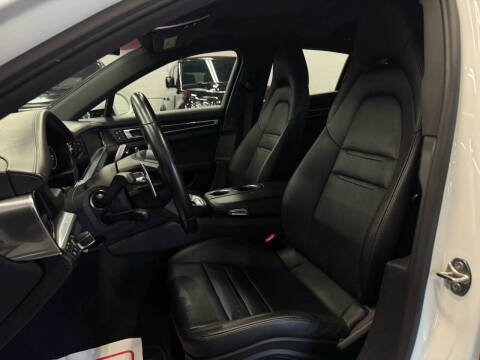 2023 Porsche Panamera 4 E-Hybrid Platinum Edition