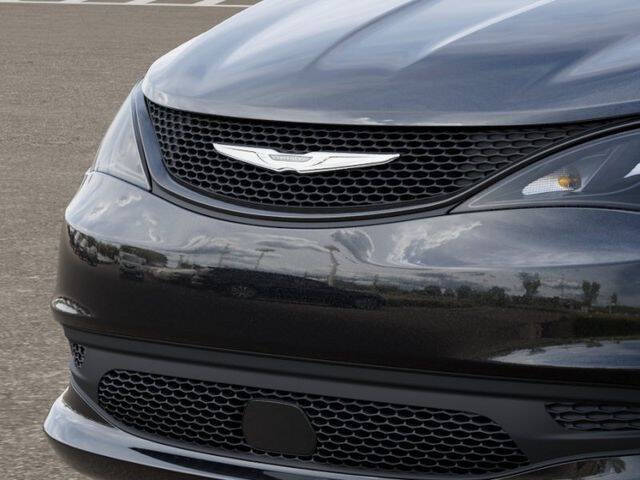 2027 Chrysler Pacifica LX