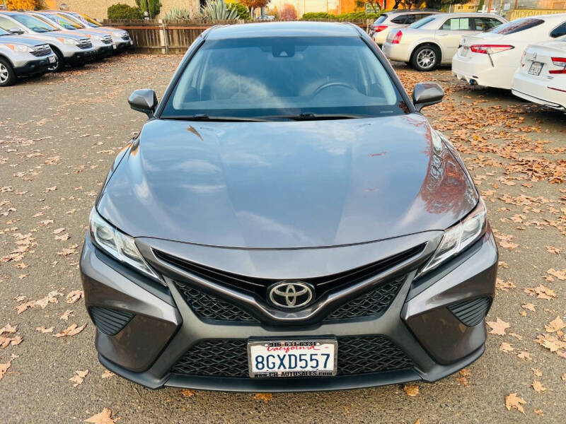 2019 Toyota Camry SE photo 7