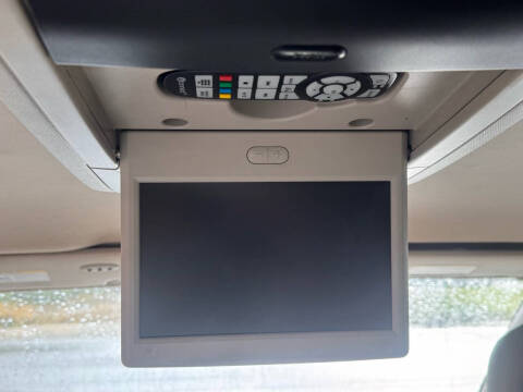 2014 Chrysler Town and Country Touring-L